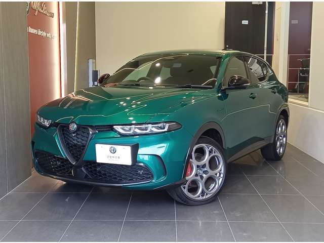【MY2023 TONALE PHEV Veloce モントリオールグリーン】弊店デモカーのご紹介です。フルLEDマトリクスヘッドライト、12.3インチデジタルクラスターメーター、マルチメディアディスプレイを備えた新世代モデルです！
