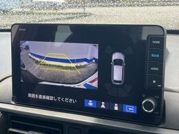 【バックカメラ】駐車時に後方がリアルタイム映像で確認できます。大型商業施設や立体駐車場での駐車時や、夜間のバック時に大活躍！運転スキルに関わらず、今や必須となった装備のひとつです！