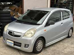 グレードはTL。キーレスなしとなります。純正フォグランプ付き。バンパーはエアクリーナーへの吸気温度低下を狙ってダクトが開けられています。