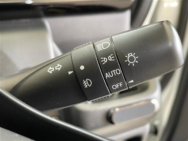 【オートライト】オートライトなのでライトの点け忘れを気にすることなく運転が出来ます♪