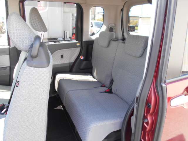 お客様に隅々まで見ていただけるよう展示車両は常に綺麗に仕上げております！お客様のご来店、スタッフ一同心よりお待ち申し上げます。