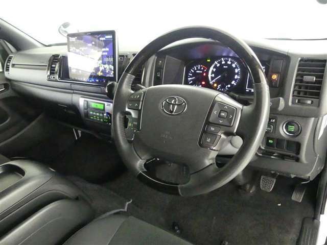 見通しのよいすっきりとした視界で、誰でも運転しやすいです。運転のしやすさは疲れにくさにも繋がりますよ♪