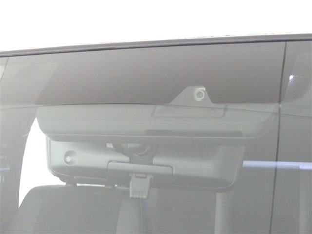 サポカーは、高齢運転者を含めたすべてのドライバーによる交通事故の発生防止・被害軽減対策の一環として、国が推奨する新しい自動車安全コンセプトです。詳しくは販売店スタッフまでおたずねください。