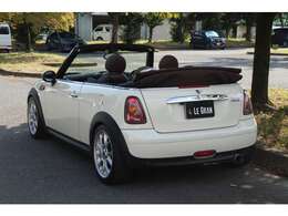 サイズは全長3700mm（クーパーSは3715mm）×全幅1685mm×全高1415mm　、ホイールベースは2465mmとなる。