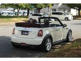 当社へ電車でのご来店の際は、JR東海道線『鴨宮駅・北口』または小田急線『富水駅・東口』までお迎えに行きますので、タクシーを使わずに是非ご来店前にお電話ください。