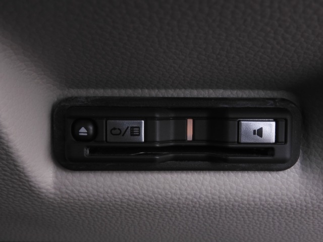 今や必需品の◆ETC車載器　装備車◆　有料道路を利用する際にスムースに通過でき、わずらわしい料金支払いから開放されます！