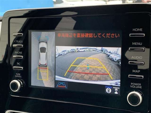 全周囲の画像が表示されます。　運転席から見づらい個所なども、上空から見たような映像で確認できます。　　映像の切替もでき、後方確認だけでなく大変便利な機能です。