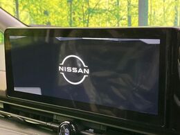 【大画面12.3型ナビ】人気の大型12.3インチナビを装備。存在感のある大画面はインパクト大！ナビ利用時のマップ表示は見やすく、テレビは臨場感がアップ！いつものドライブがグッと楽しくなります♪