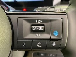 【プロパイロット】高速道路での長距離走行が楽に！！渋滞時と巡回走行のシーンで、アクセル・ブレーキ・ステアリングを自動で制御し、長距離運転の負担を軽減してくれます♪