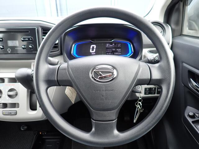 ステアリングはとてもきれいな状態です☆