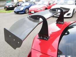 スワンネックカーボンGTウィング付き！