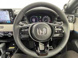 【ステアリング】軽い力で扱いやすいハンドルです。目立つ傷やスレなどなく綺麗な状態です！除菌プランいれていただくとさらに快適に！清潔なお車はお子様にも安心ですね！