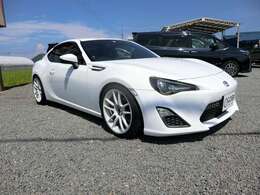 HKSスーパーチャージャー・LSD・強化クラッチ・後付エアコン・TRD3連メーターキット・Defiブースト計・HKS車高調・VALINO18インチAW・タワーバー・ヘッドライトインナーブラック