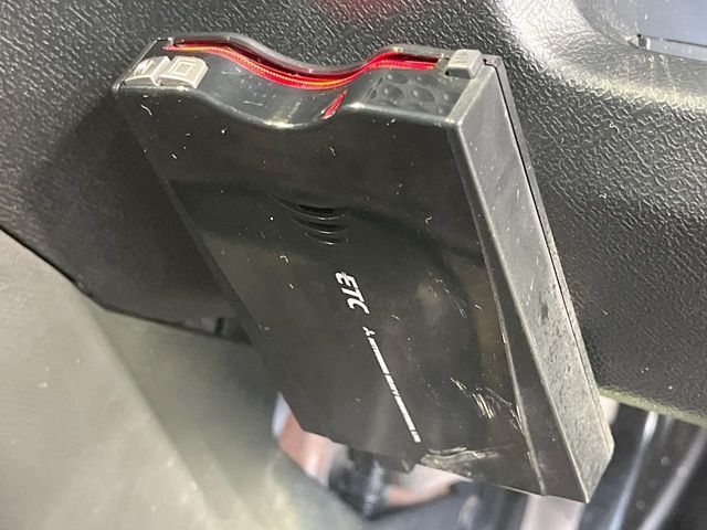 【ETC】高速道路の料金所をストレスなく通過！話題のスポットやサービスエリアに多い「スマートIC」利用時は必須のアイテムです。当店でセットアップを実施、ご納車当日からすぐにご利用いただけます！