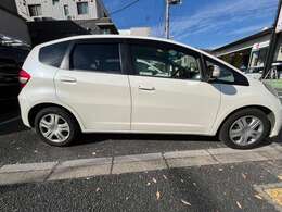 H25年式フィット入庫しました！現車確認の場合事前連絡頂ければ幸いです。