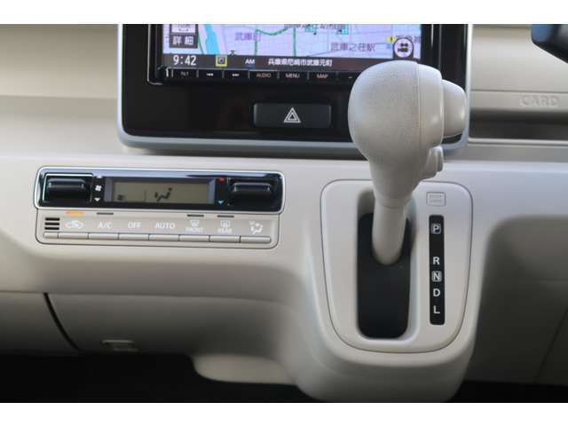 オートマ車で、女性の方も運転しやすいお車です♪