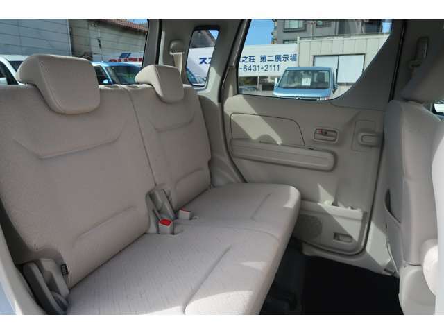 後席も広々、長距離でも疲れにくいですよ♪