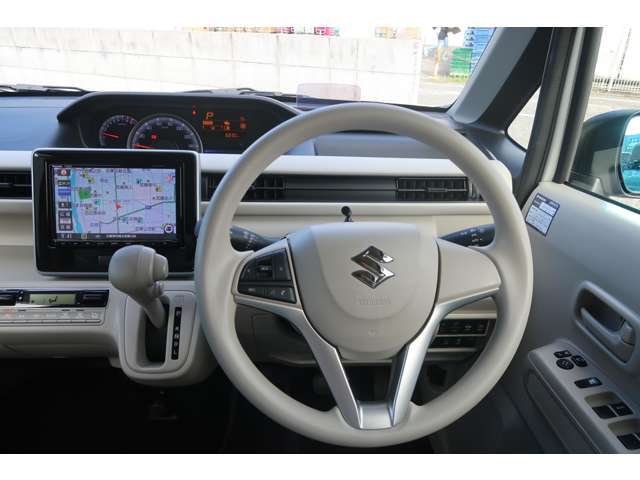 各メーターの表示もオーソドックスで運転操作もしやすいクルマです。