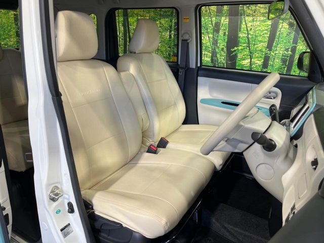 運転席シート廻りは使用感も少なく、良好な状態となっています。丁寧に使われていたことがよくわかりますね。