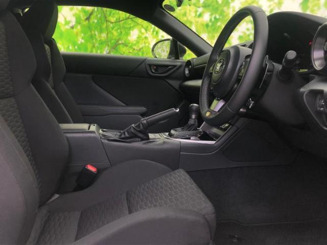 「この車の写真をもっと見たい」「状態が気になる」「この装備はついている？」どんな小さな疑問でもお気軽にお問い合わせください！