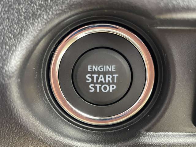スマートキーで開閉もラクチン♪エンジンもボタン一つでかけられます！！