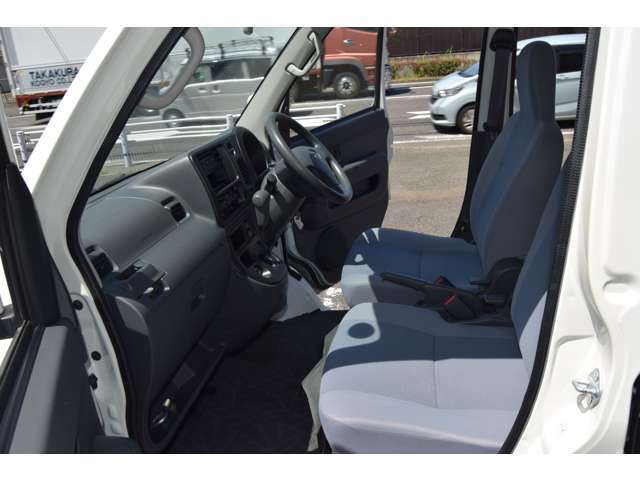 各大手ローン会社と提携しておりますので、お支払は現金、振込、オートローンなどお客様のご都合に合ったお支払方法をお選び頂けます。