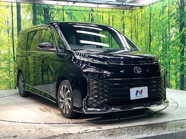 大好評のボディコーティング「弾スプラッシュコート」もご納車までに施工可能。通常のガラスコートと異なる、耐久年数6年の無機質ガラスコーティングが、ボディをキレイな状態に保ってくれます。