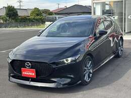 当店でお車をご購入いただき、さらに「有料保証」プランにご加入いただくと、特典としてオイル交換10回分の無料チケットを差し上げます。