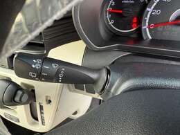 スピードメーターもシンプルで見やすいです。