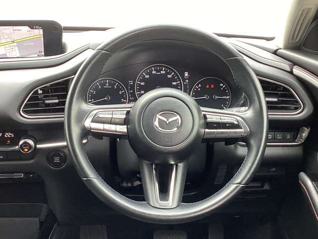毎日でも運転したくなる造形美！細部まで作りこまれてます。是非一度座ってみてください☆
