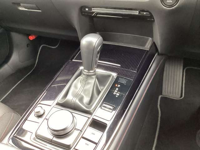 MTモード付です！MT感覚でシフトチェンジできます。MT車が少なくなってきた現在に面白さを取り入れた装備です。走る歓びを！