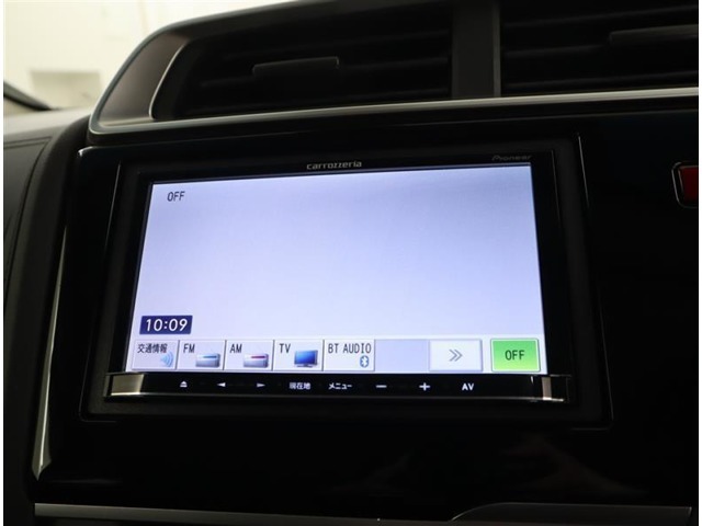 ナビ搭載で、初めての道や遠出でも安心です！機種によってはTV・DVD・オーディオプレイヤー接続・ブルートゥース機能などでいろいろな使い方も出来ますよ！