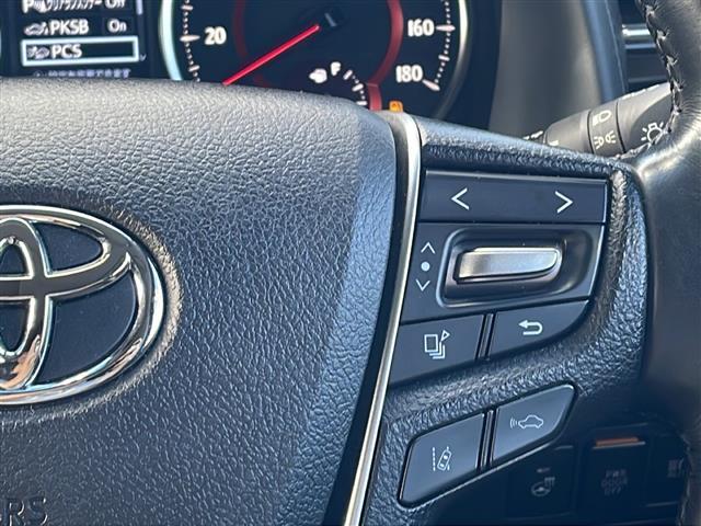 【　レーダークルーズコントロール　】ミリ波レーダーなどからの情報により先行車を認識。設定車速内で車間距離を保ちながら追従走行します。