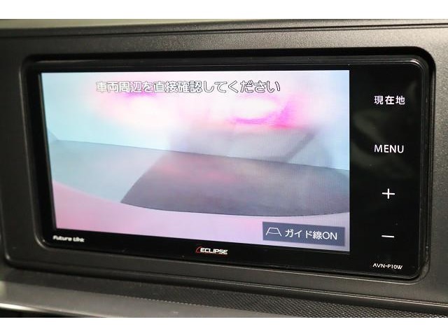 バックモニターも装備しております。車庫入れの苦手なお客様もご安心ください！