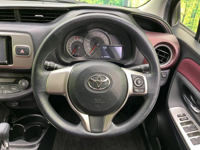 【ステアリングスイッチ】運転中、前方から目線をそらすことなく、オーディオ等の操作が可能な便利機能！安心＆快適なドライブを演出してくれます♪