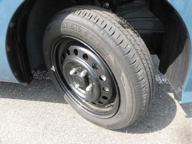 タイヤの残り溝を撮影しました☆タイヤの溝もしっかり残っていますので、安心して走行可能です（＾＾）/