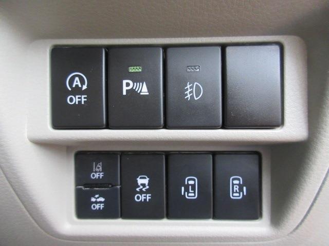 ご納車後も安心なプレミア保証をご提案いたします。ナビや電装品、エアコンなども含めた600項目の充実した保証内容と安心のロードサービス付帯でサポートいたします。詳細はお尋ねください。