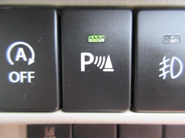 後退時に便利なリアパーキングセンサーも装備しております♪