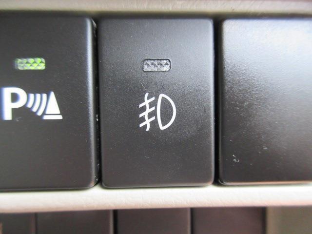 悪天候時こそ使いたいフォグライトも装備されています！