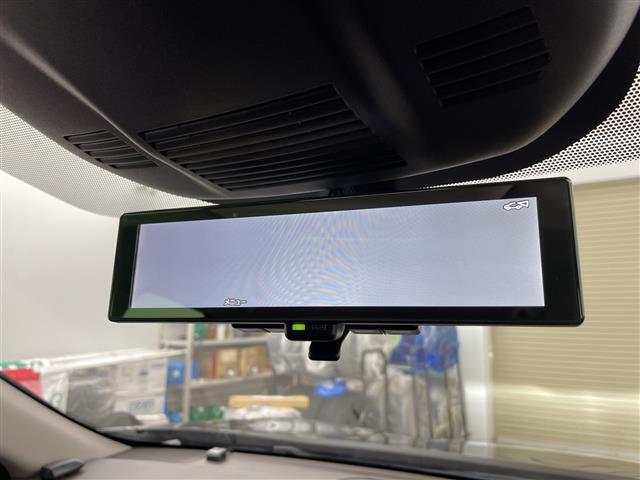 【バックミラー】大きくて見やすいので、後方を見るときも安心です！