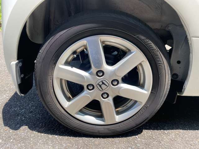 津久見から大分方面へ向かっていると新臼津トンネルを抜けてすぐ左側にカーセンサーののぼりが立っているのが目印です♪お気軽にお立ち寄り下さい。