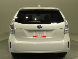 「バックフォルム」です。トランク・ラゲッジスペースには、多くの荷物を入れることが可能です。