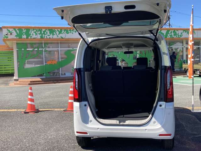広々トランクで、荷物もたくさん積めます。