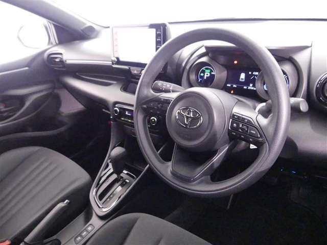 見通しのよいすっきりとした視界で、誰でも運転しやすいです。運転のしやすさは疲れにくさにも繋がりますよ♪