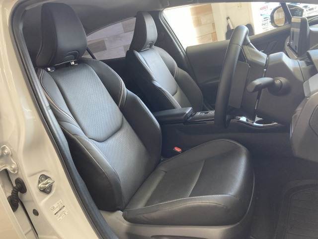 【電動リクライニング】は細やかな調整ができ、体格を問わずベストポジションがとれ長距離ドライブも快適です。