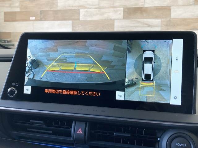 【純正12.3ディスプレイオーディオ】FM・AMラジオやブルートゥース接続など多彩な機能を併せ持っており、インパネ周りがすっきりしてますね！追加オプションでナビ機能やフルセグTV、DVD再生なども可能