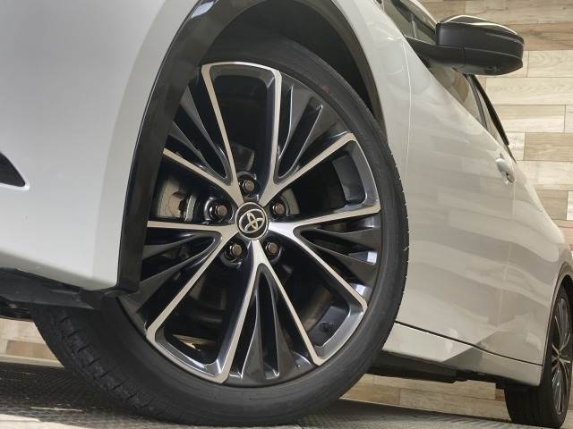 【純正19インチAW】装備です！また、当社では社外AWやスタッドレスタイヤの販売も行っております！！