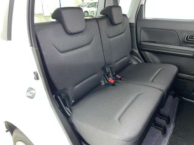 「2ndシート」2列目は大人がゆったり座るスペースがあります♪
