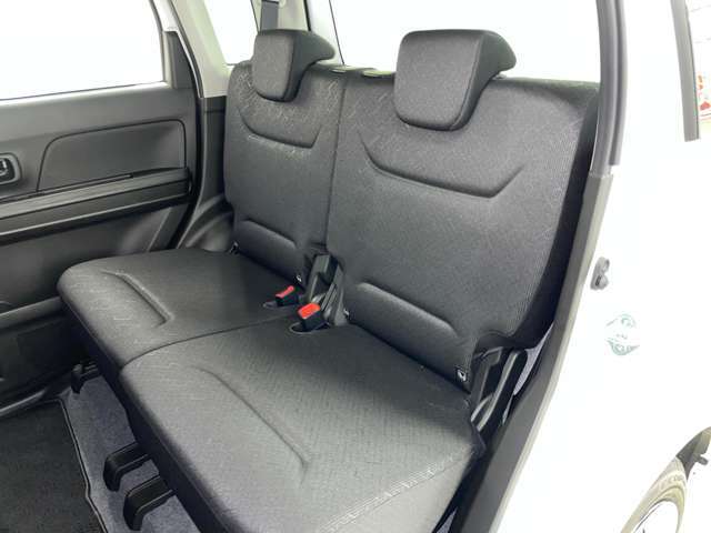 「2ndシート」2列目は大人がゆったり座るスペースがあります♪
