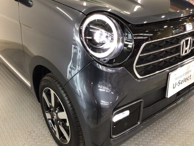 【LEDヘッドライト】ディスチャージヘッドライト（HID）と同等の明るさで、夜道や雨天走行が明るく視界良好！！　フォグライトも装備で、安心感さらにUPです♪安心ドライブを楽しんで下さい♪